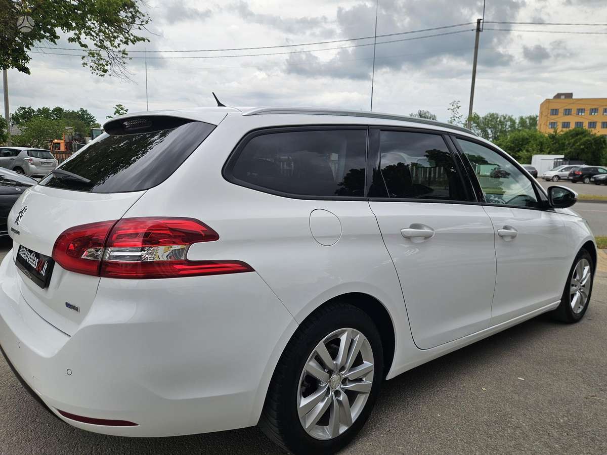 Peugeot 308, 1.2 l., Универсал