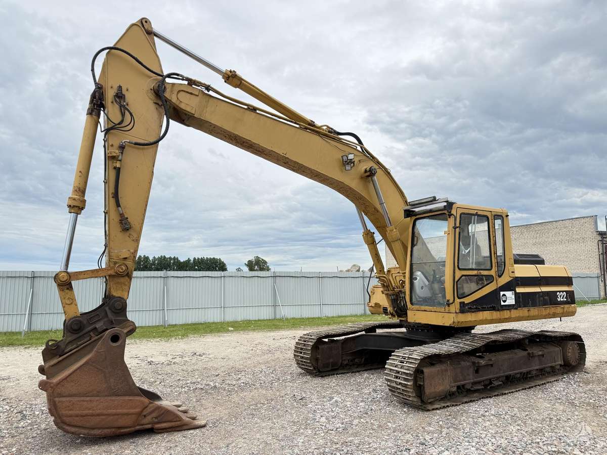 Caterpillar 322 L , 26 ton, экскаваторы