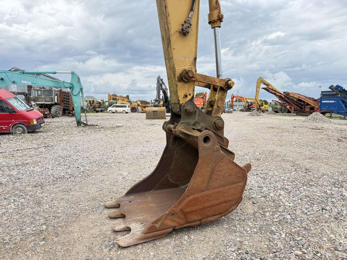 Caterpillar 322 L , 26 ton, экскаваторы