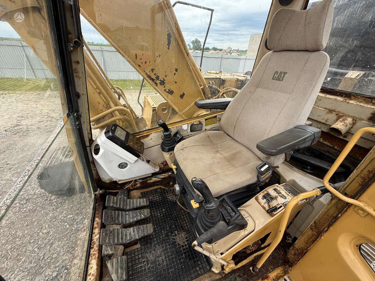 Caterpillar 322 L , 26 ton, экскаваторы