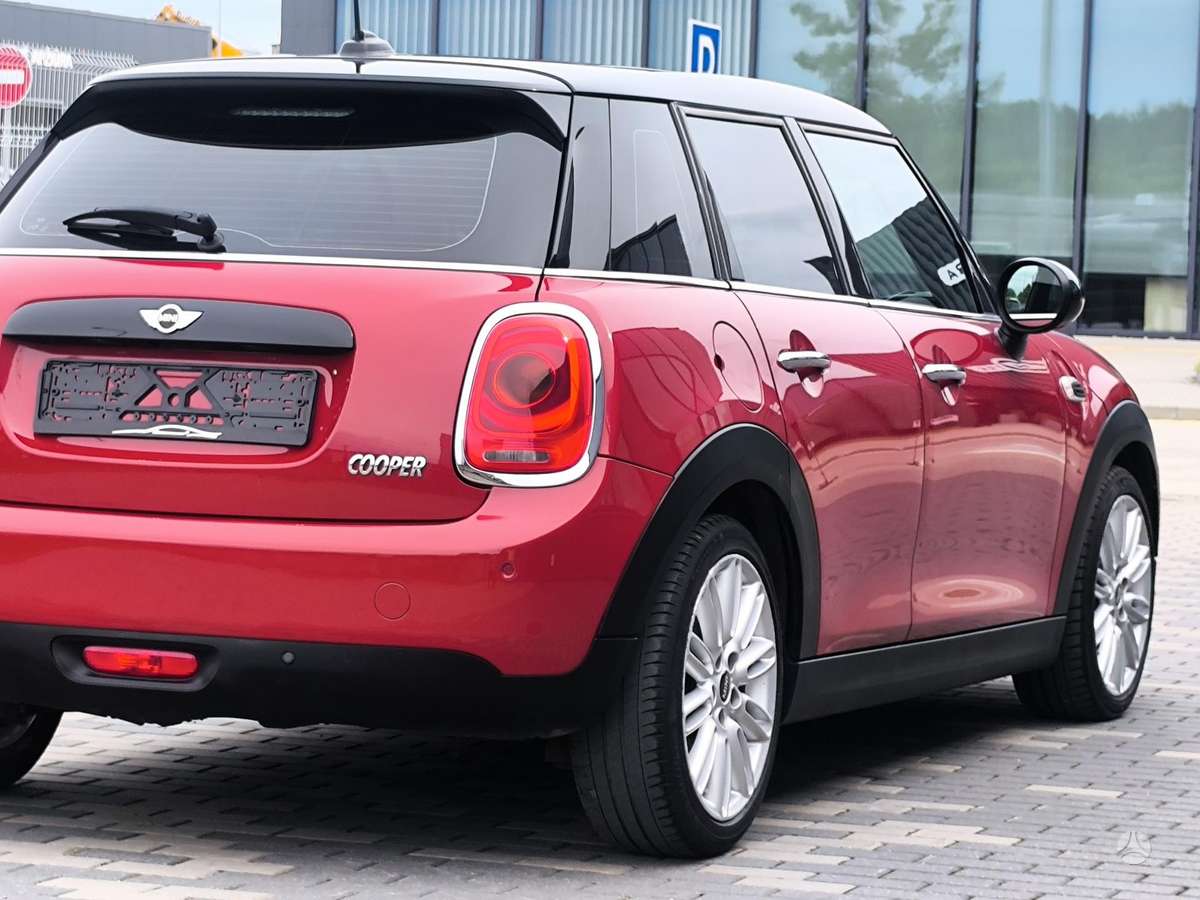 Mini Cooper, 1.5 l., hatchback
