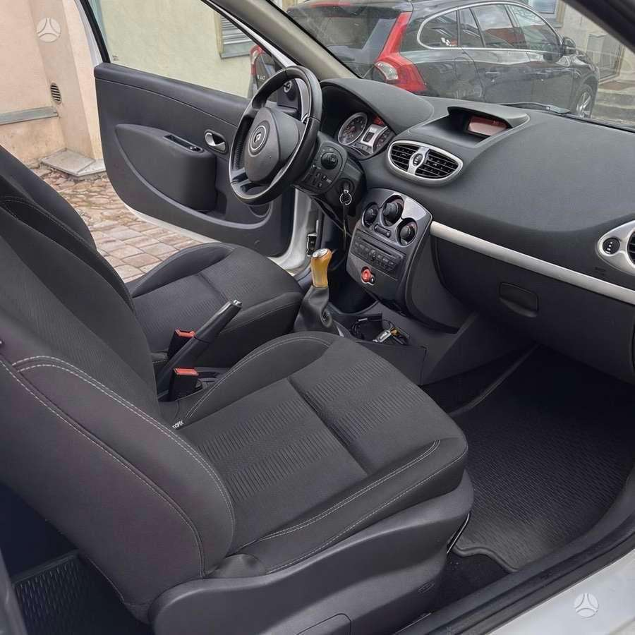Renault Clio, 1.2 l., hatchback