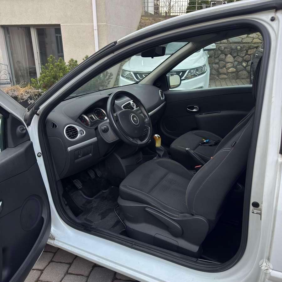 Renault Clio, 1.2 l., hatchback