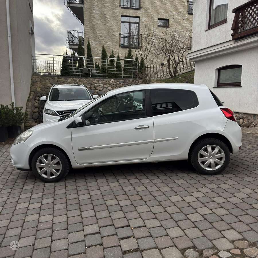 Renault Clio, 1.2 l., hatchback