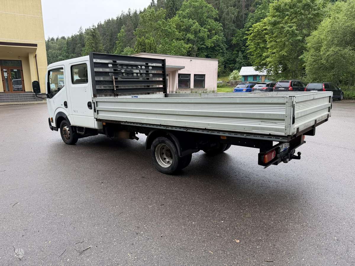 Nissan Cabstar, dropside trucks