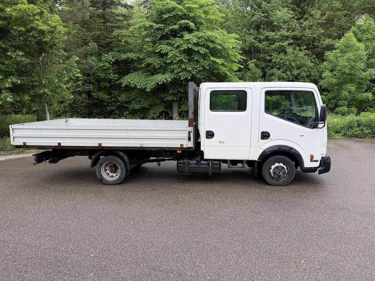 Nissan Cabstar, dropside trucks