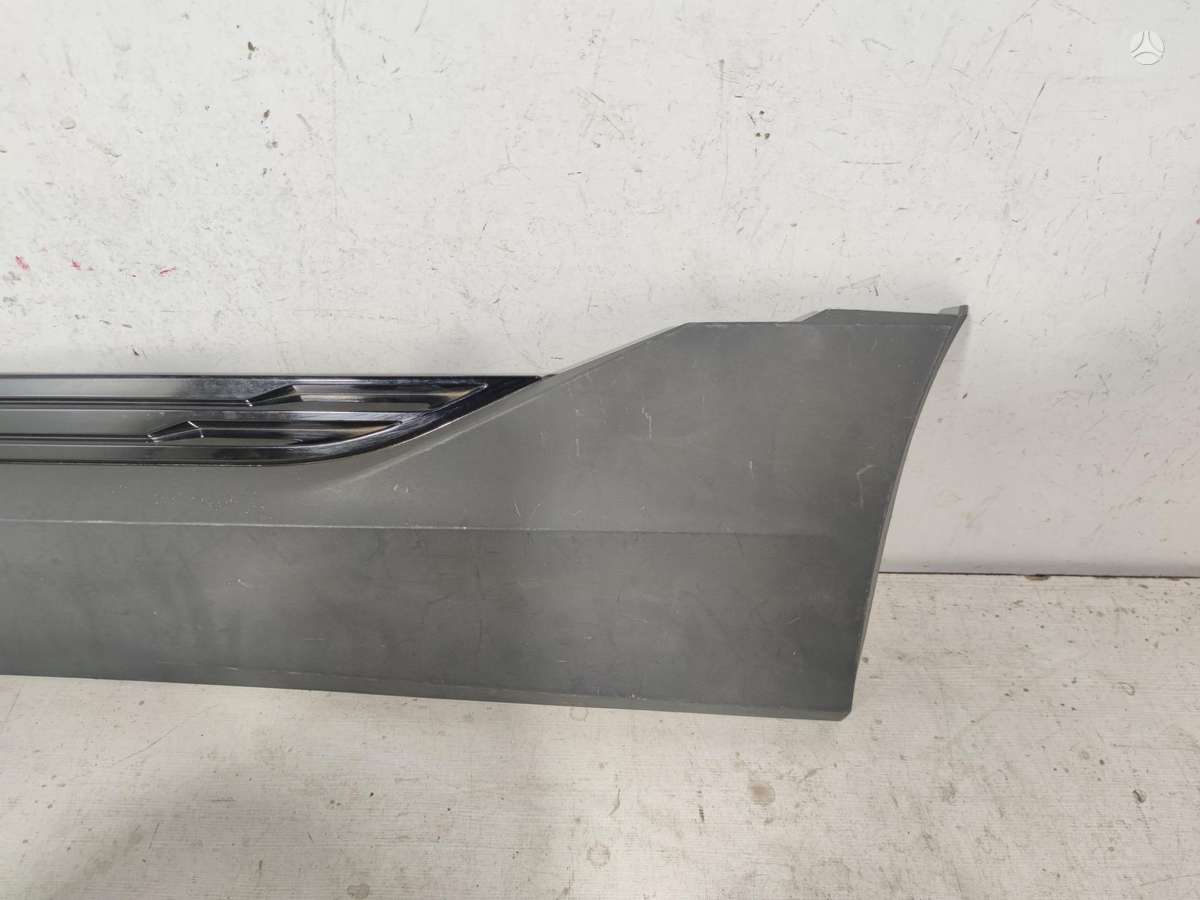 Audi e-tron fenders, decals