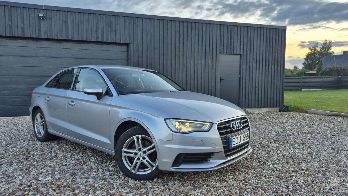 Audi A3, 1.6 l., Седан
