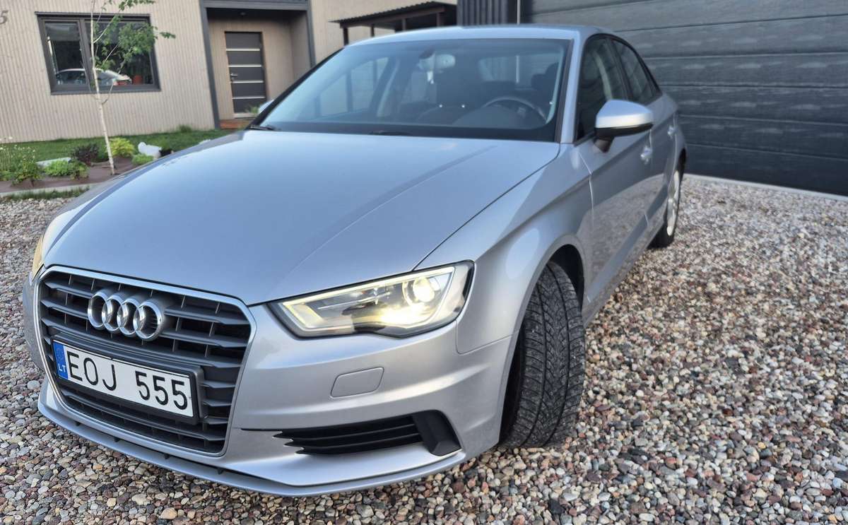 Audi A3, 1.6 l., Седан