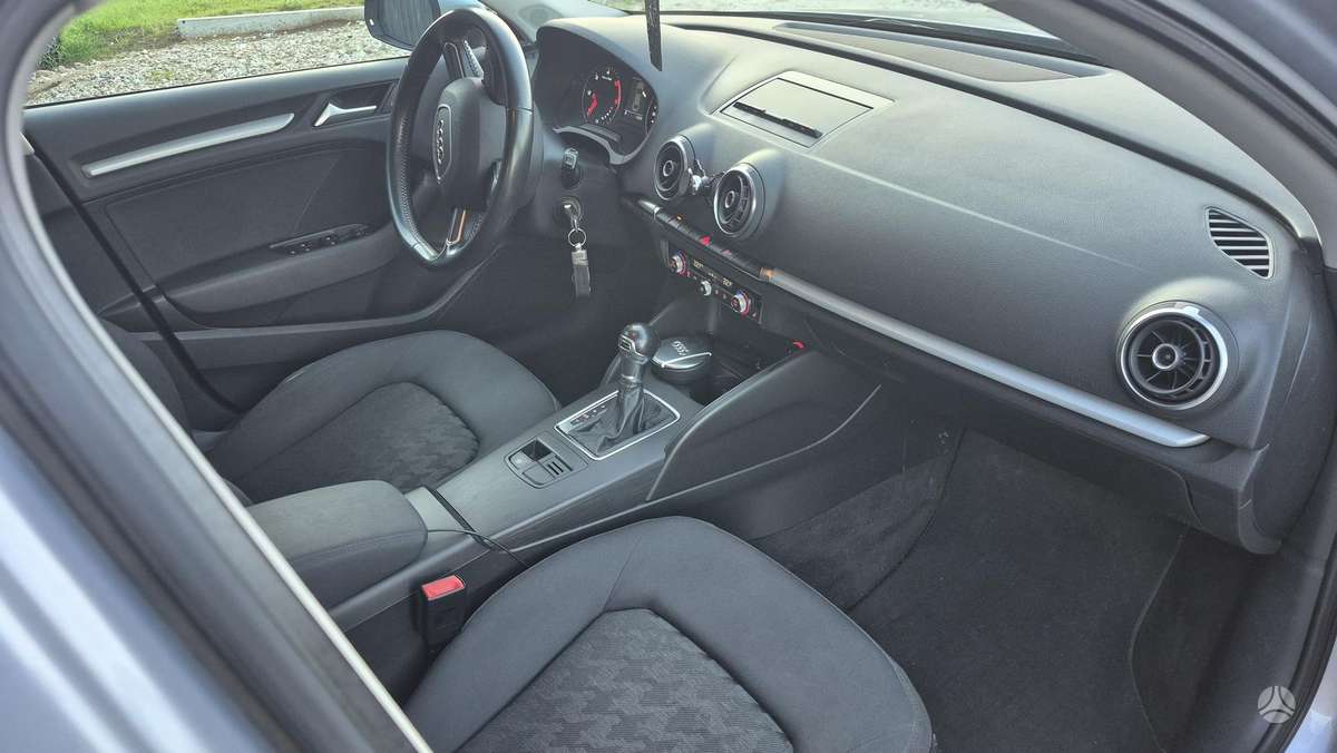 Audi A3, 1.6 l., Седан