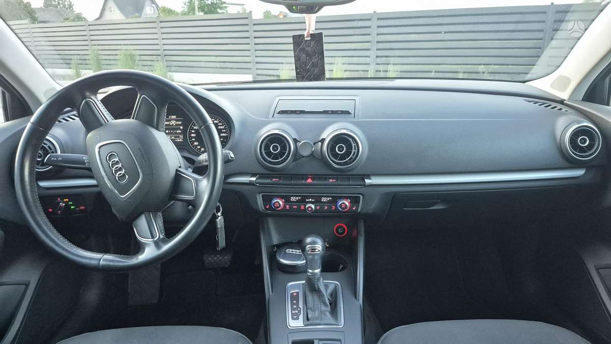 Audi A3, 1.6 l., Седан