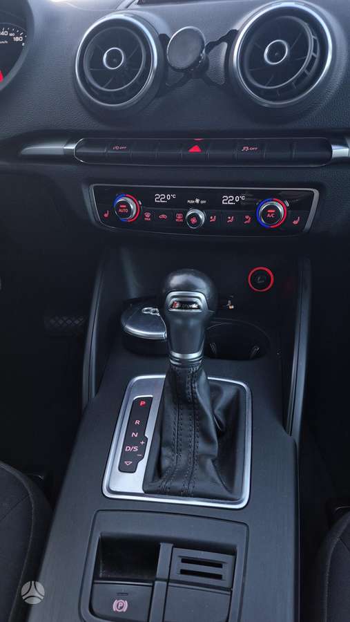 Audi A3, 1.6 l., Седан