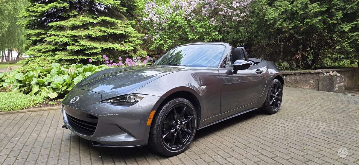 Mazda MX-5, 2.0 l., convertible