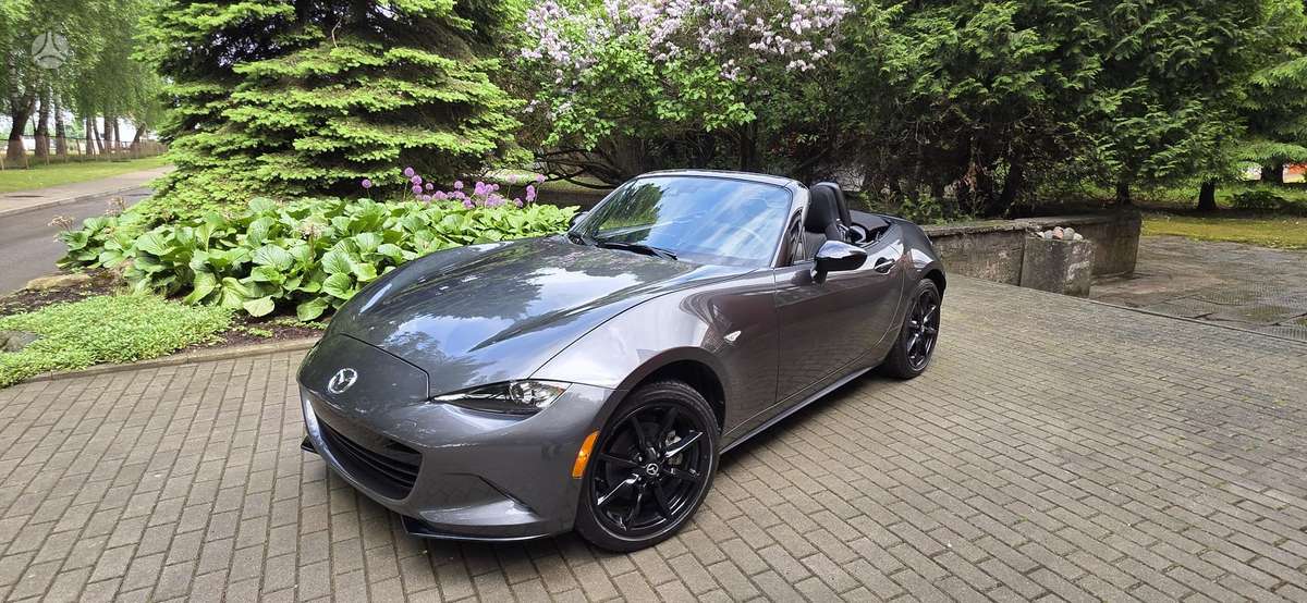 Mazda MX-5, 2.0 l., convertible