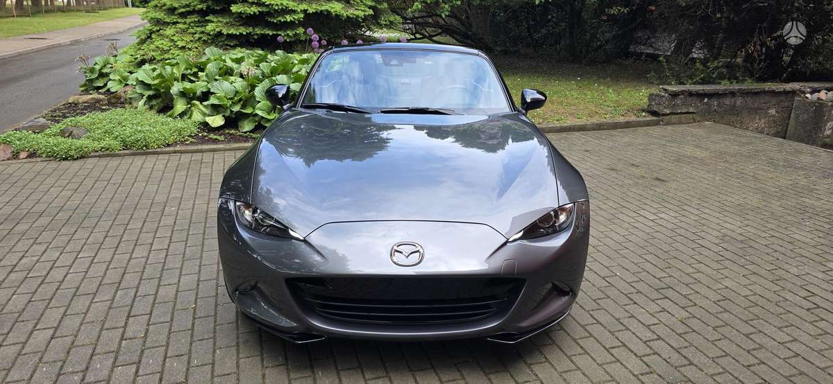 Mazda MX-5, 2.0 l., convertible