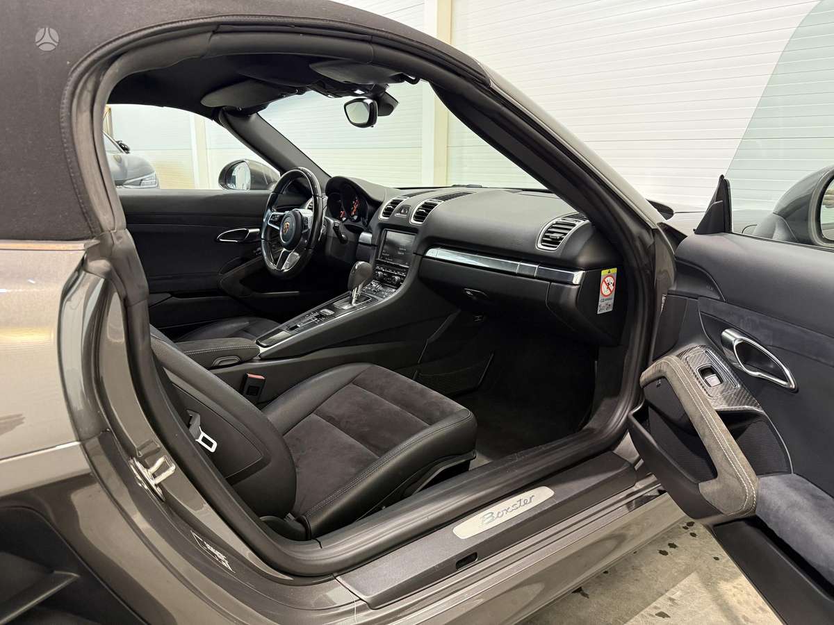 Porsche Boxster - 8