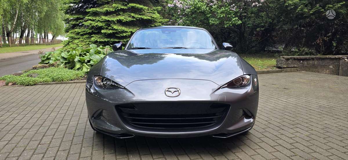 Mazda MX-5, 2.0 l., convertible