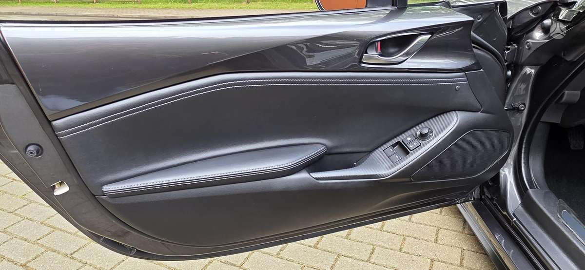 Mazda MX-5, 2.0 l., Кабриолет
