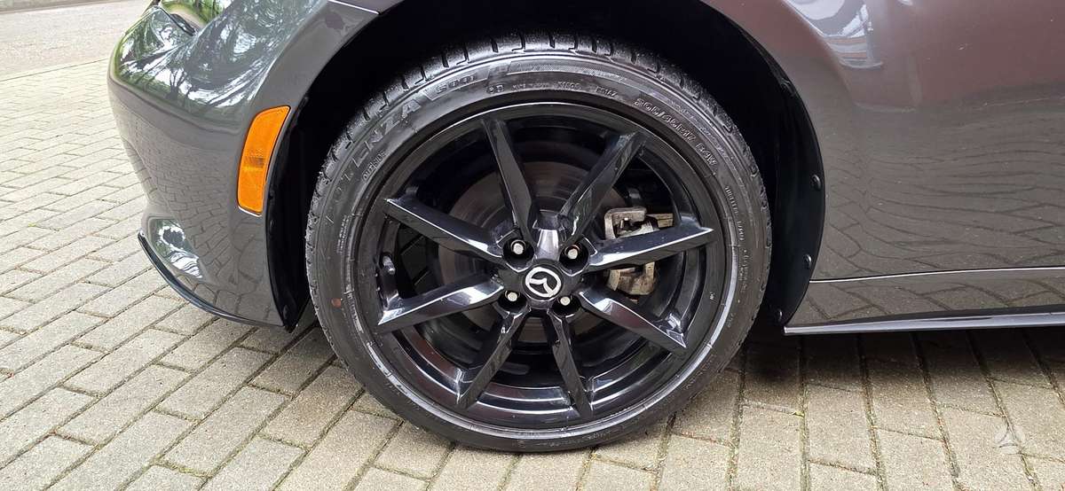 Mazda MX-5, 2.0 l., convertible