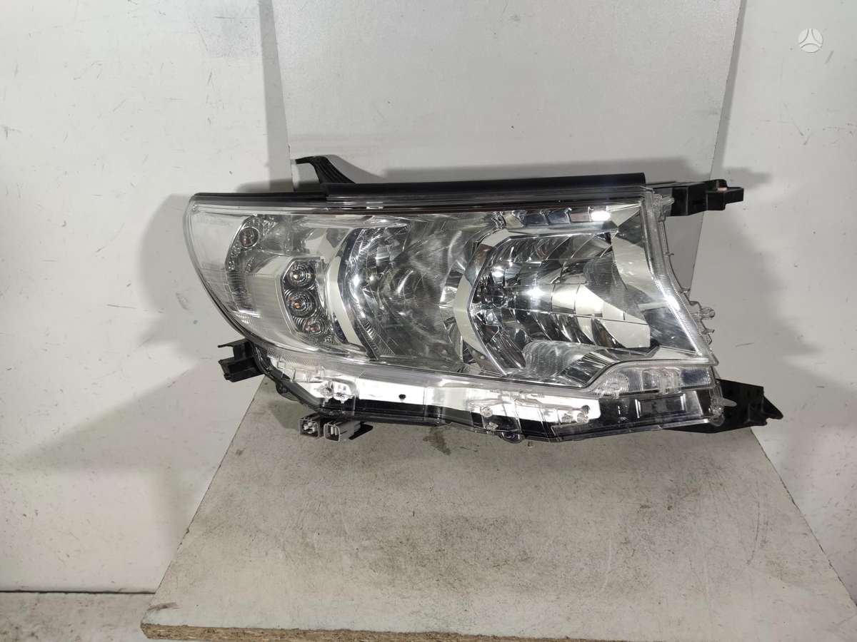 Toyota Land Cruiser lights