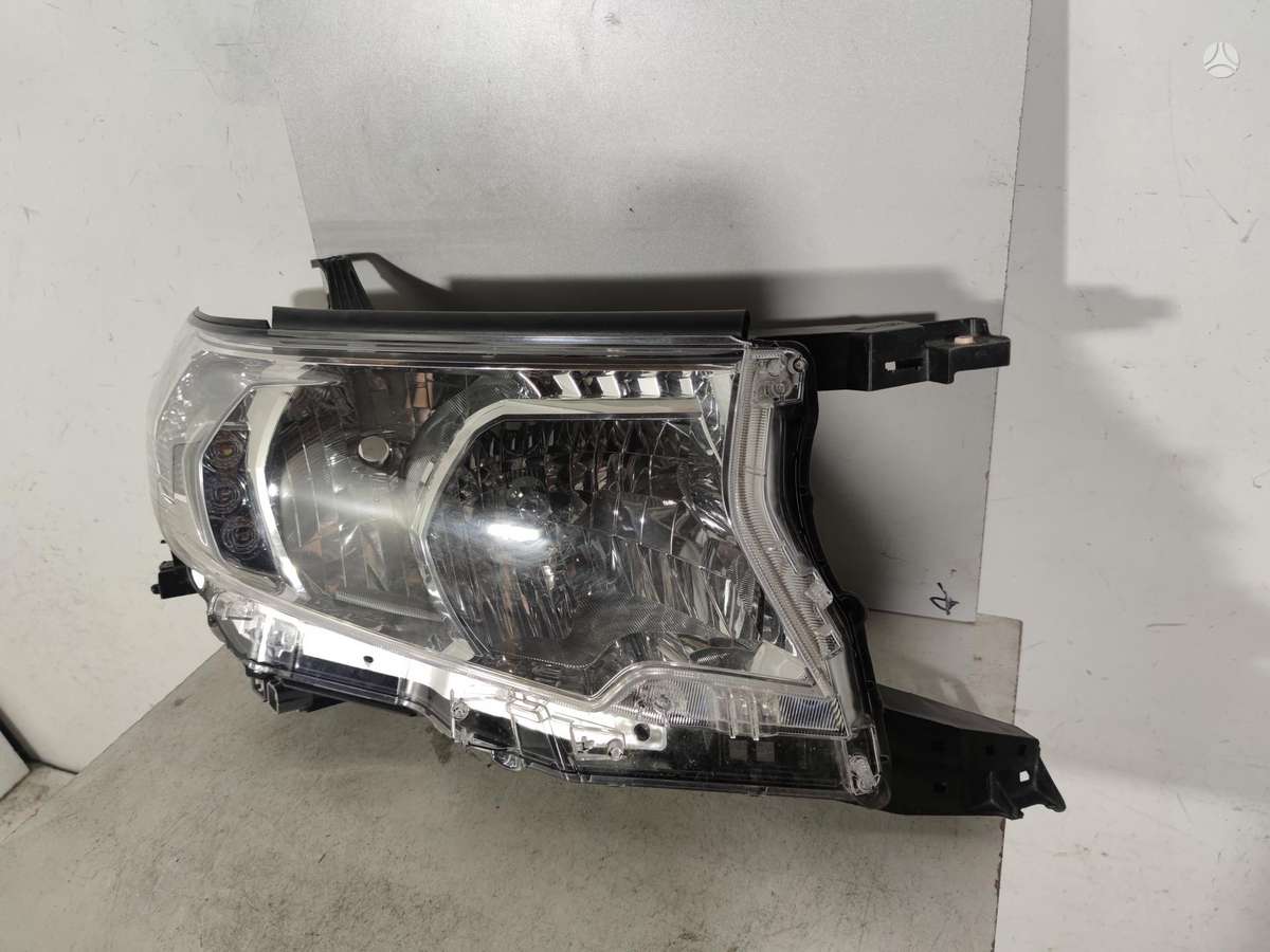 Toyota Land Cruiser lights