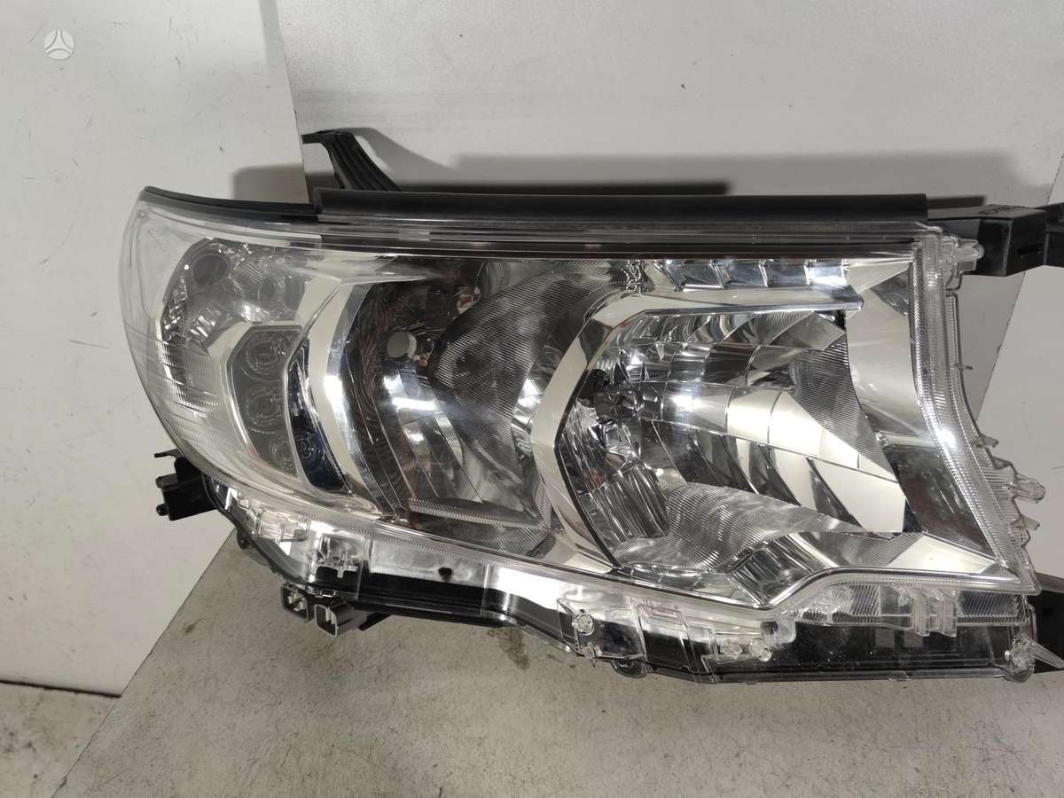 Toyota Land Cruiser lights