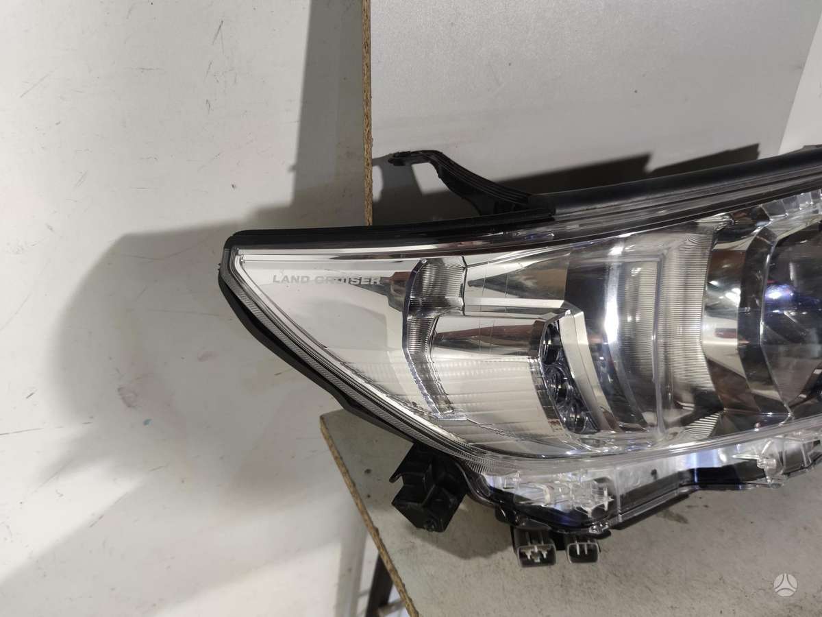 Toyota Land Cruiser lights