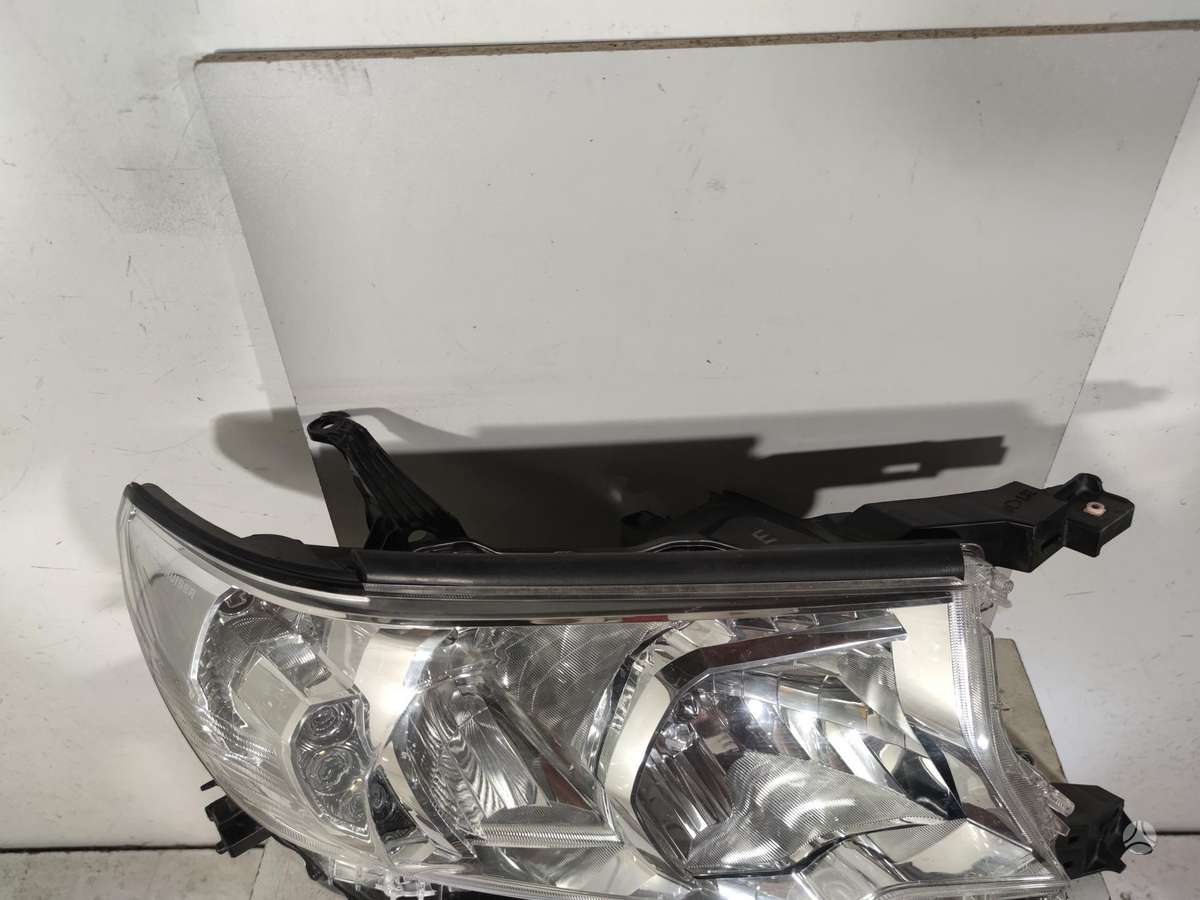 Toyota Land Cruiser lights