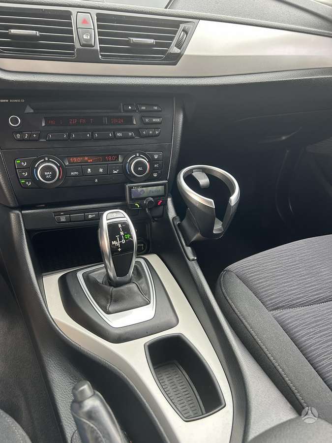 BMW X1, 2.0 l., hatchback