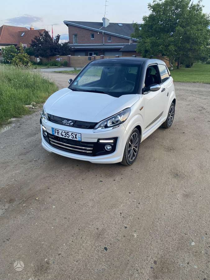 Ligier JS50, hatchback