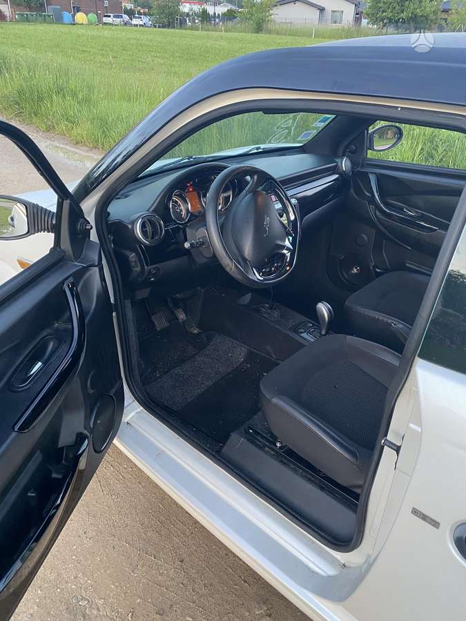 Ligier JS50, hatchback