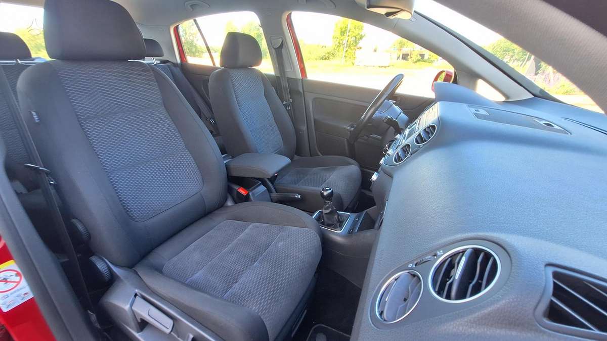 Volkswagen Golf Plus - 9