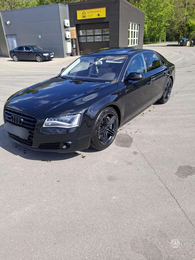 Audi A8, 4.2 l., Лимузин