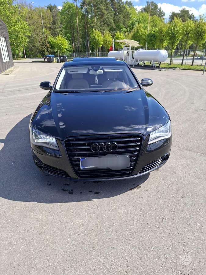 Audi A8, 4.2 l., Лимузин