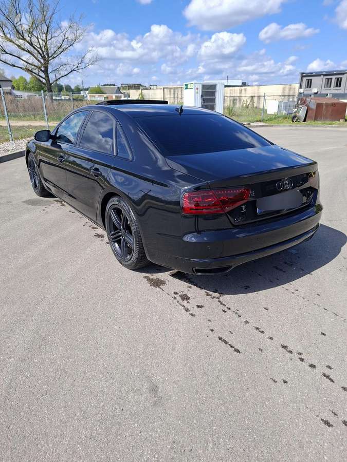 Audi A8, 4.2 l., Лимузин