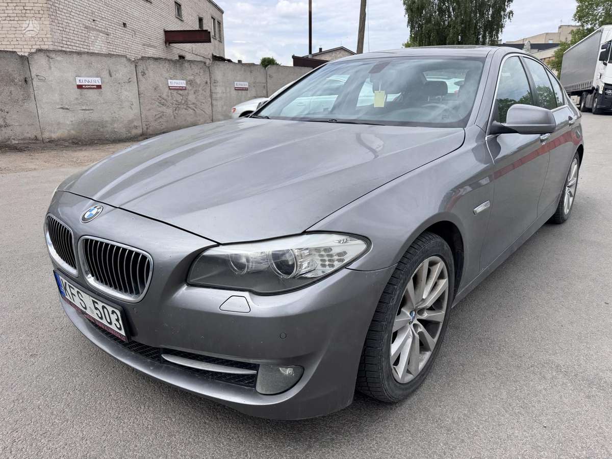 BMW 528, 2.0 l., Седан