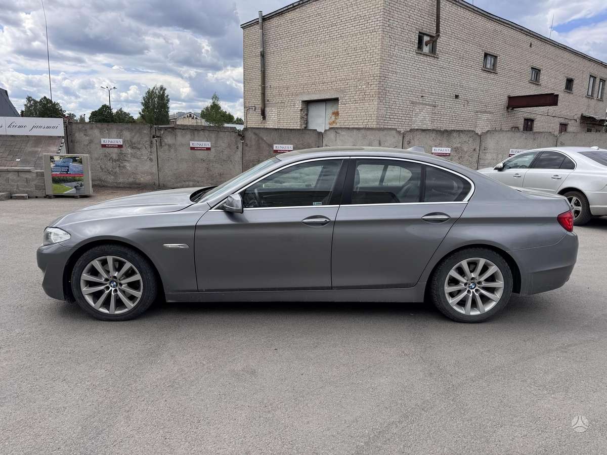 BMW 528, 2.0 l., Седан