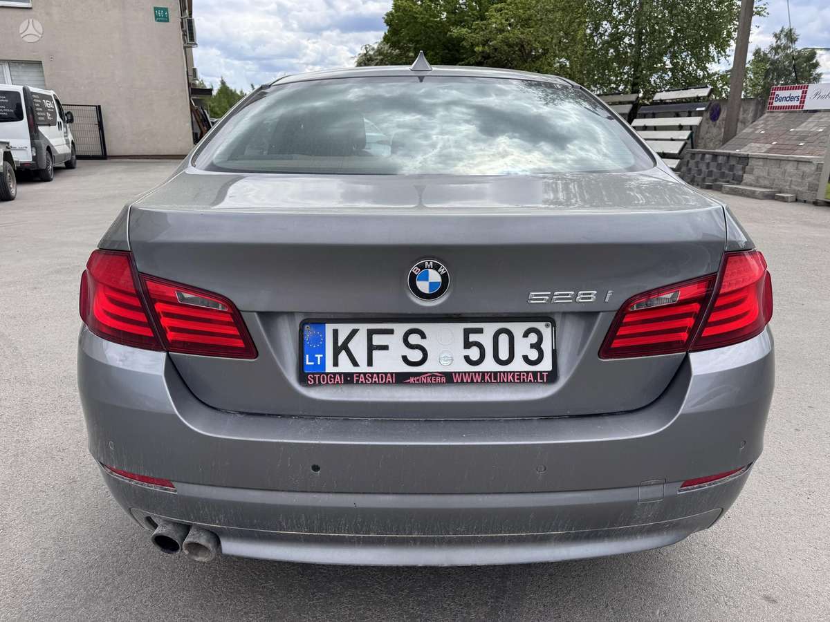 BMW 528, 2.0 l., Седан