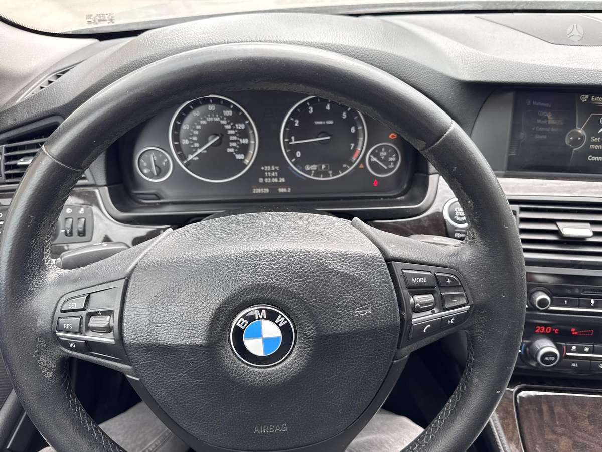 BMW 528, 2.0 l., Седан