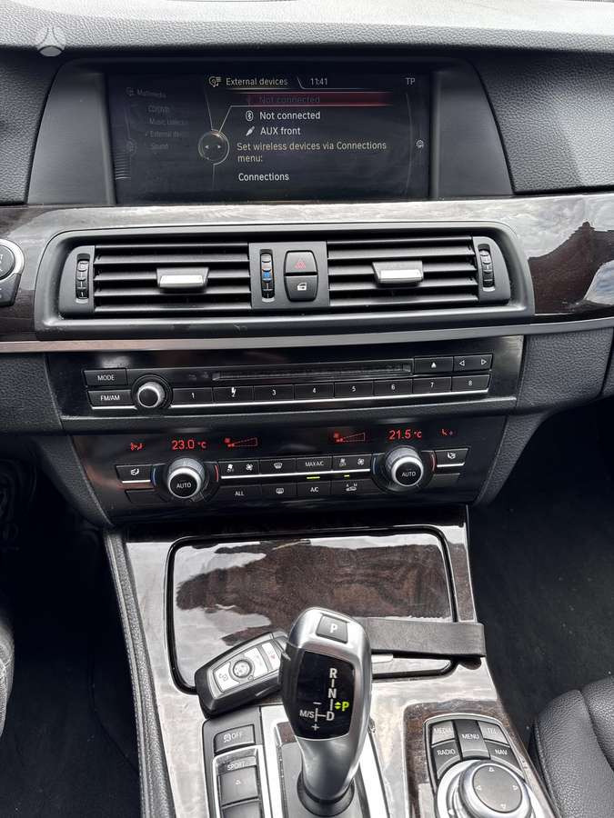BMW 528, 2.0 l., Седан