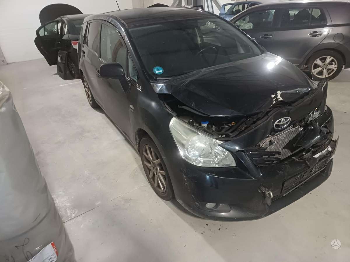 Toyota Verso body parts
