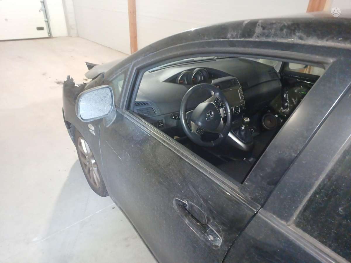 Toyota Verso body parts