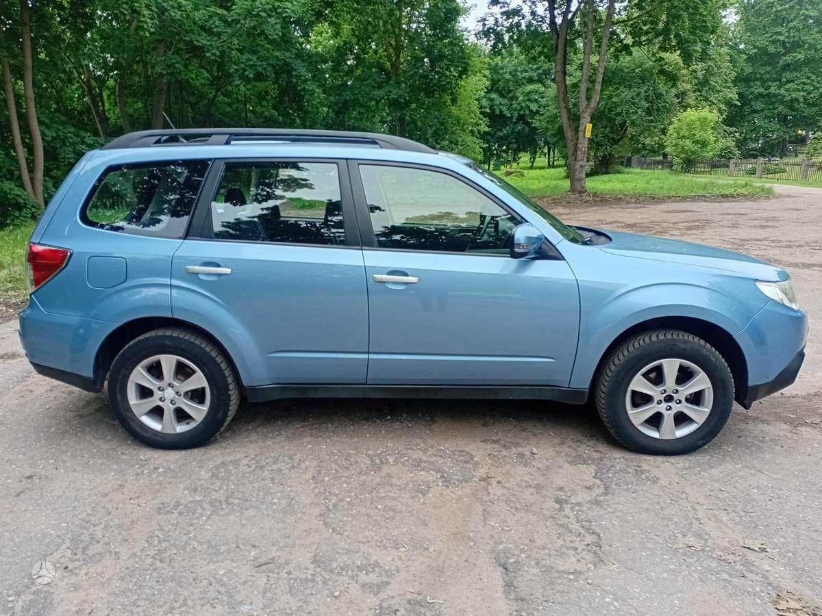 Subaru Forester, 2.0 l., off-road / crossover