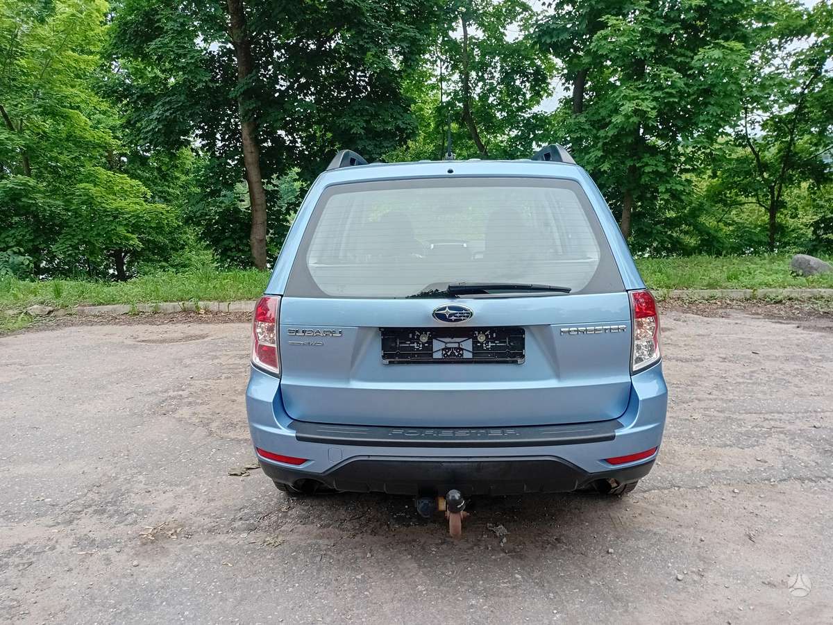 Subaru Forester, 2.0 l., off-road / crossover
