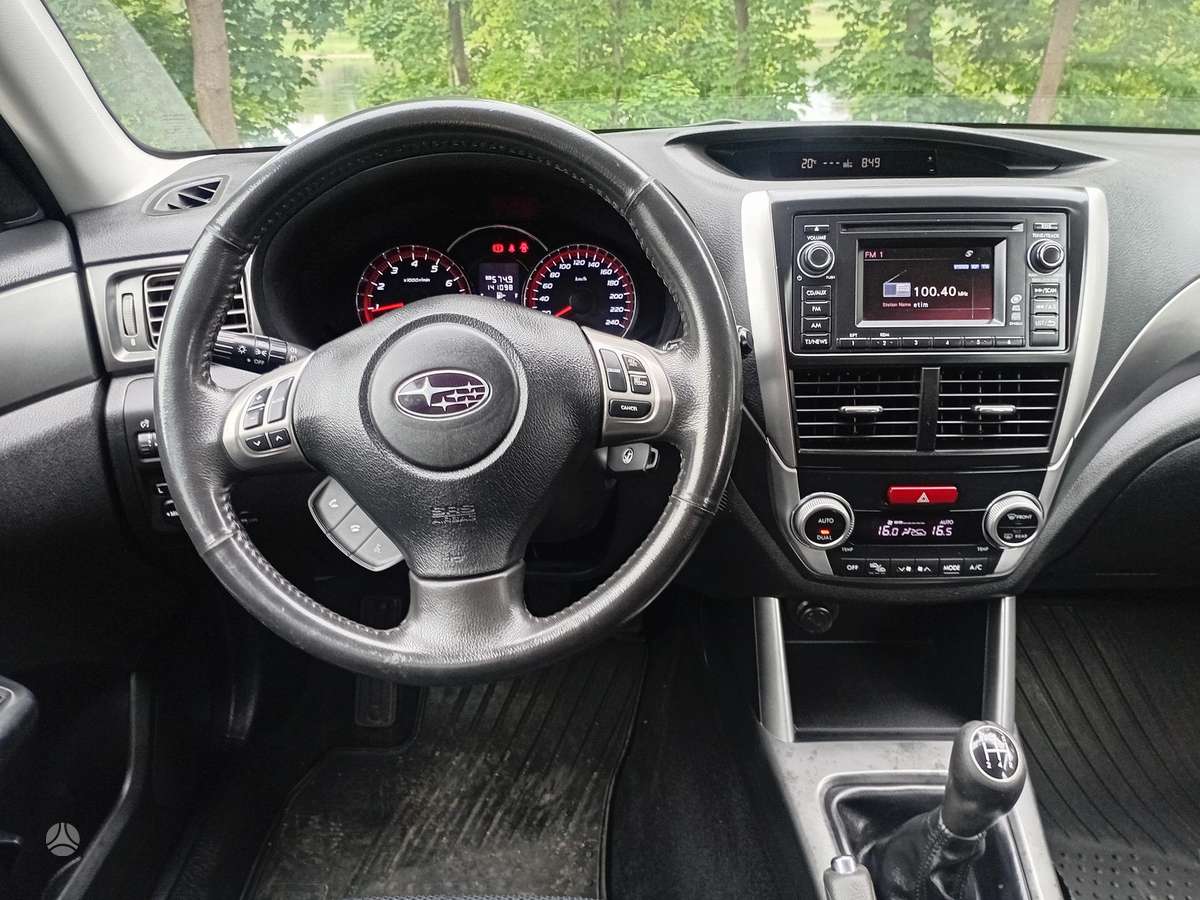 Subaru Forester, 2.0 l., off-road / crossover