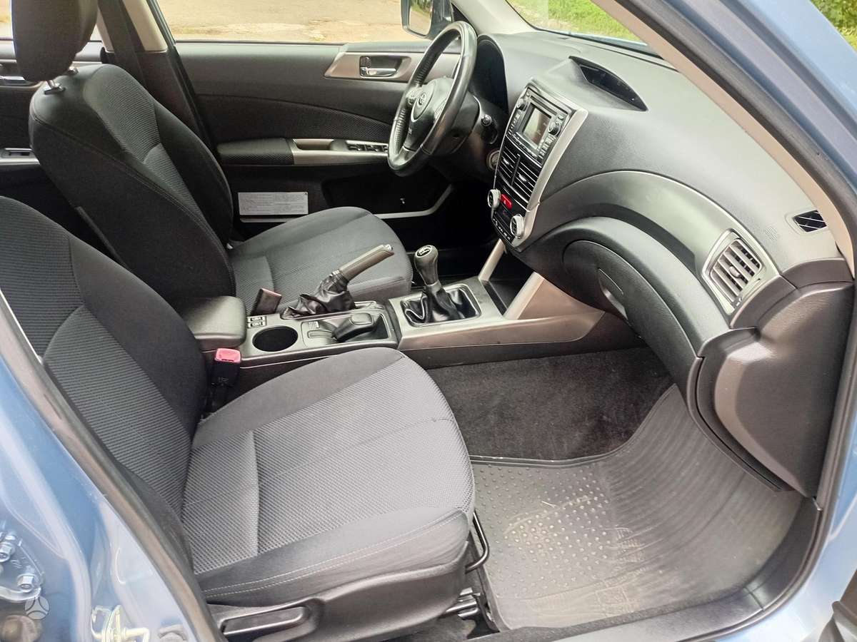 Subaru Forester, 2.0 l., off-road / crossover