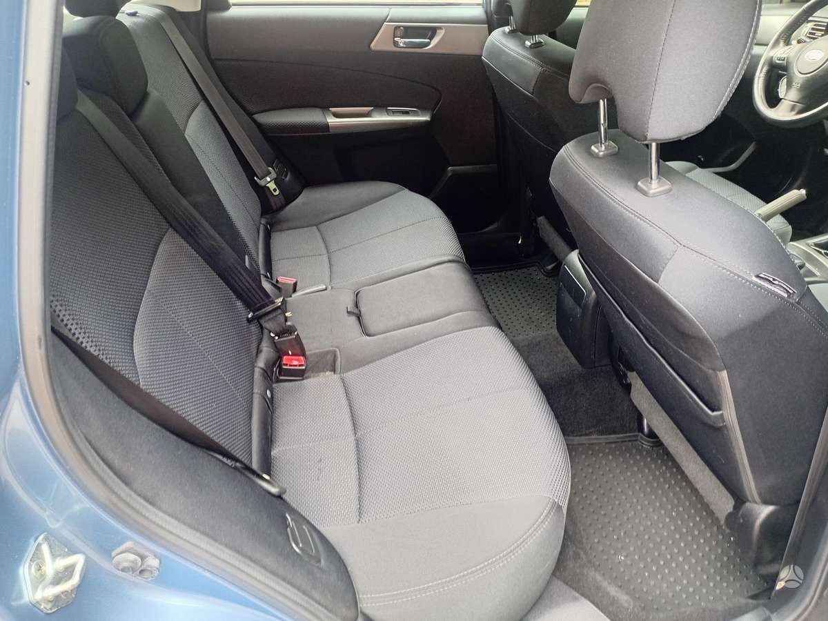 Subaru Forester, 2.0 l., off-road / crossover