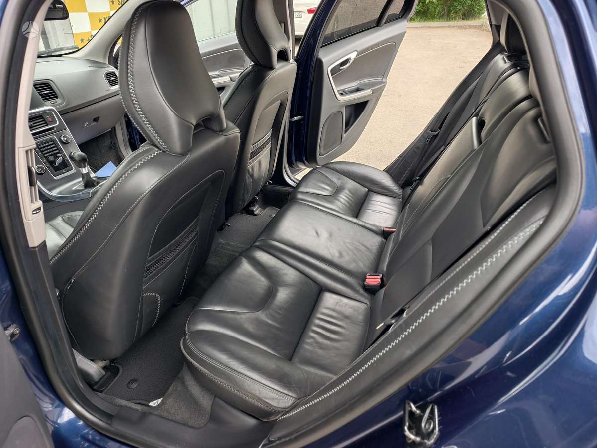 Volvo V60, 2.4 l., universalas
