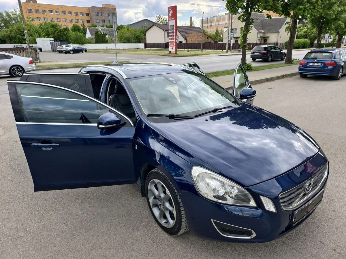 Volvo V60, 2.4 l., universalas