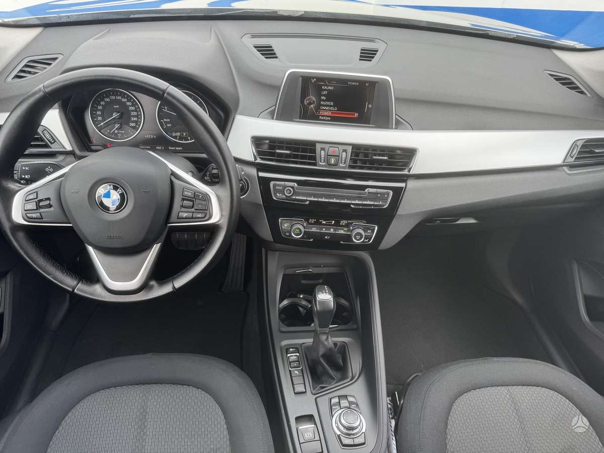 BMW X1, 2.0 l., hatchback